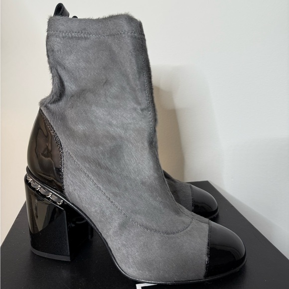 CHANEL Pony Hair Patent Cap Toe Chain Short Boots 38.5 (Run Small) New - Picture 3 of 13